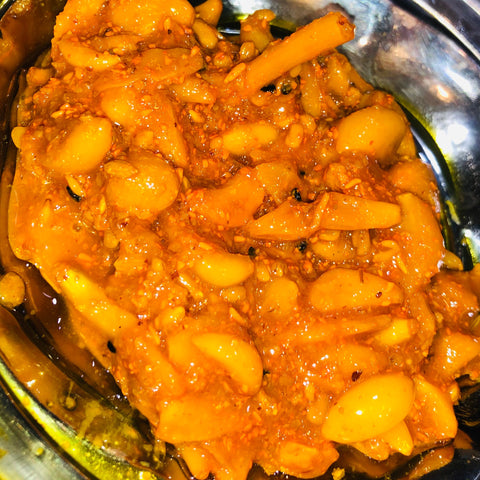 Garlic Pickle - Lehsan Achaar - 400 Grams